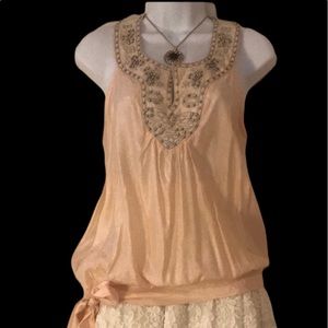 👚 4/$60 Gorgeous Peach colored Sleeveless Blouse